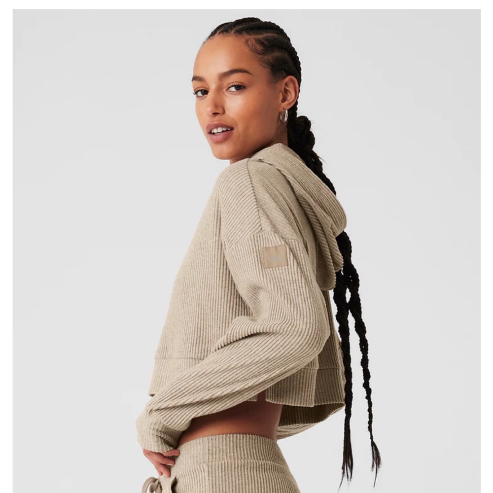 ALO Yoga Cropped Ribbed Hoodie in Taupe Beige